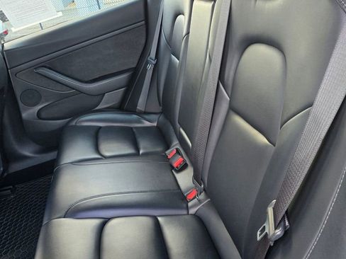 Used 2021 Tesla Model 3 Standard Range Plus image 34