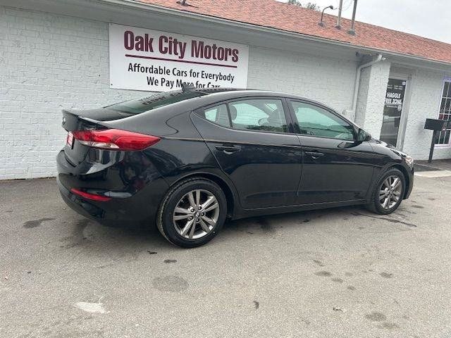 Used 2017 Hyundai Elantra SE FWD image 5