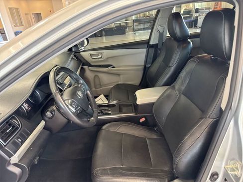 Used 2017 Toyota Camry SE image 7