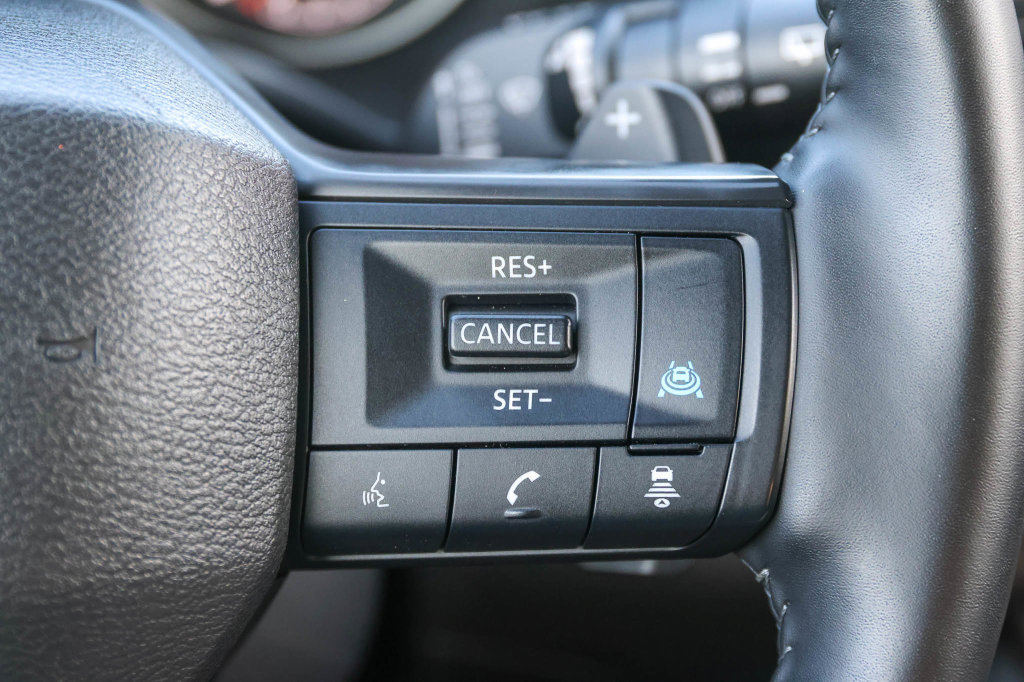 Used 2025 Nissan Rogue SV FWD image 26