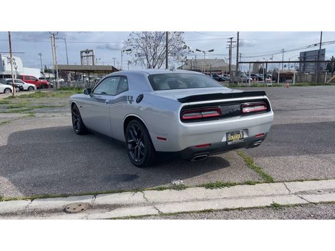 Used 2023 Dodge Challenger R/T w/ Plus Package image 9