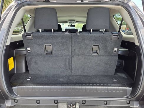 Used 2016 Toyota 4Runner SR5 AWD/4WD image 9
