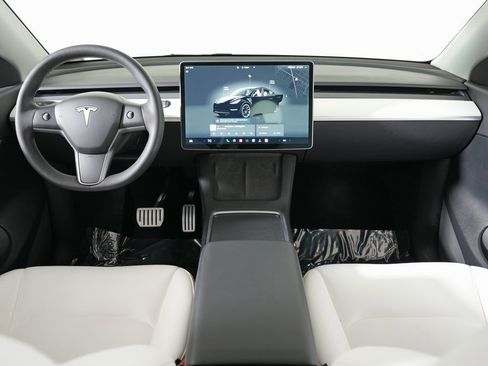Used 2022 Tesla Model Y Performance image 19