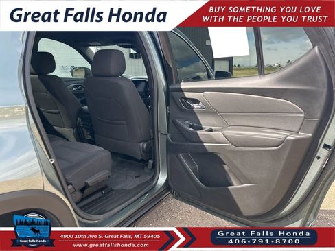 Used 2023 Chevrolet Traverse LT w/ LPO, Floor Liner Package image 24