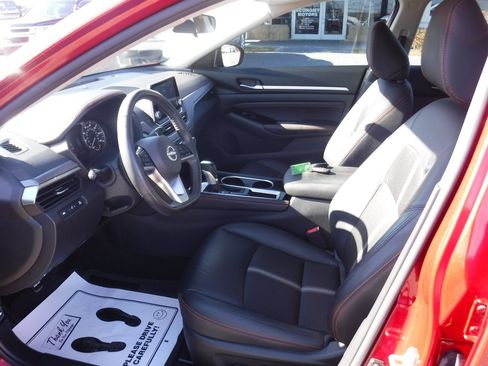 Used 2023 Nissan Altima 2.5 SR image 9