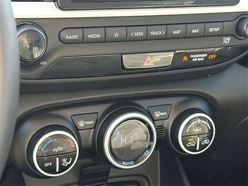 Certified 2025 Hyundai Venue Limited image 23