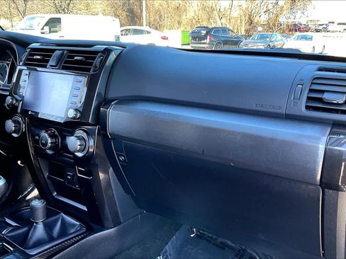 Used 2022 Toyota 4Runner TRD Off-Road Premium image 19