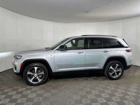 Used 2023 Jeep Grand Cherokee 4WD 4xe image 6