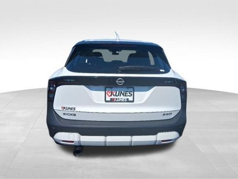 Used 2025 Nissan Kicks S AWD/4WD image 8