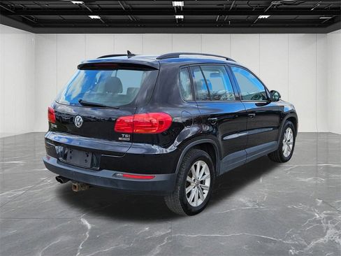 Used 2018 Volkswagen Tiguan Limited w/ Premium Package image 5