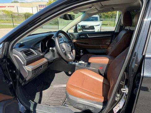 Used 2017 Subaru Outback 3.6R Touring AWD/4WD image 9