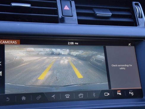 Used 2019 Land Rover Discovery SE AWD/4WD image 22