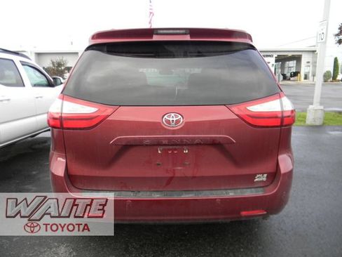 Used 2017 Toyota Sienna XLE w/ XLE Navigation Package AWD/4WD image 3