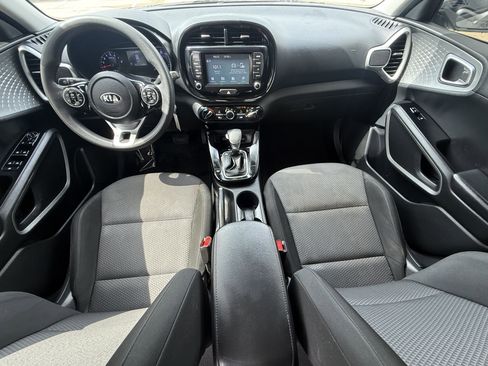 Used 2021 Kia Soul LX FWD image 9