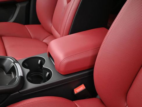 Used 2026 Porsche Macan image 21