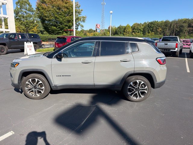Used 2023 Jeep Compass Limited AWD/4WD image 11