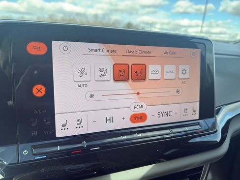 New 2026 Volkswagen Atlas Peak Edition AWD/4WD image 19