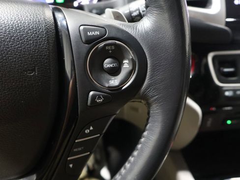 Used 2017 Honda Pilot Touring image 36