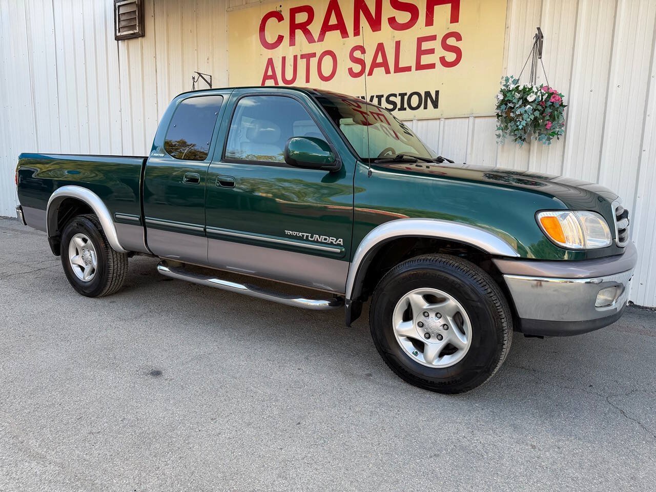 Used 2000 Toyota Tundra Limited RWD image 2