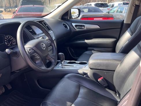 Used 2019 Nissan Pathfinder SL image 4