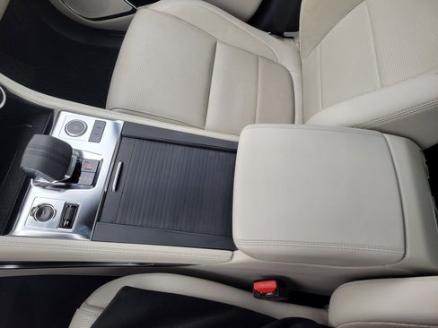 Used 2024 Jaguar F-PACE R-Dynamic S image 22