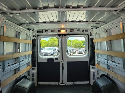 Used 2025 RAM ProMaster 2500 w/ U-Haul Equipment Group FWD image 13