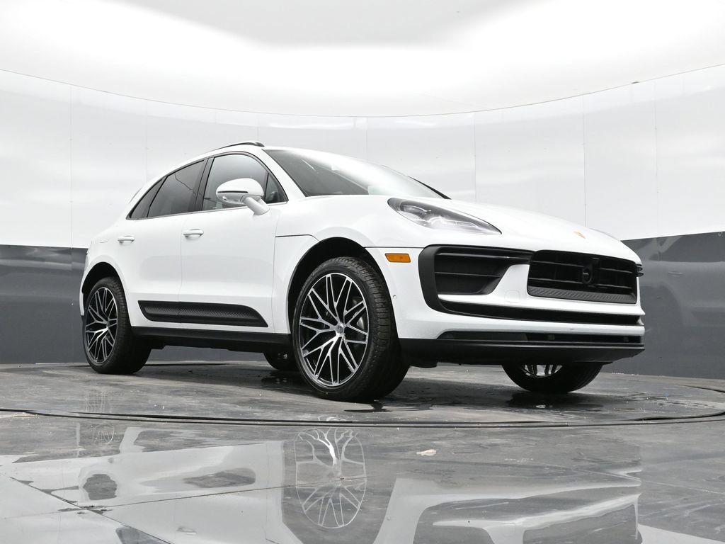Certified 2026 Porsche Macan AWD/4WD image 40