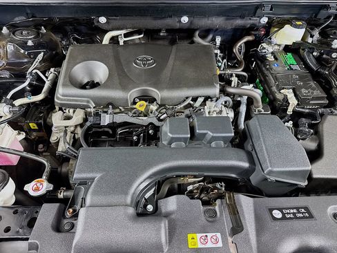 Used 2023 Toyota RAV4 LE AWD/4WD image 31