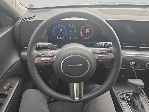 Used 2024 Hyundai Kona SE AWD/4WD image 4