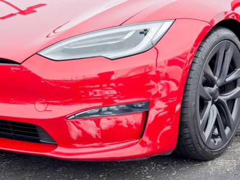 Used 2021 Tesla Model S Plaid image 5