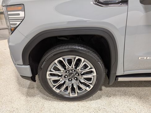 Used 2025 GMC Sierra 1500 Denali Ultimate AWD/4WD image 11
