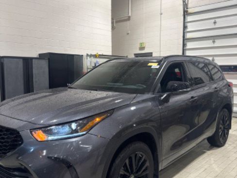 Certified 2025 Toyota Highlander XSE image 40