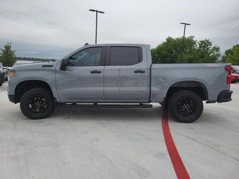 Used 2025 Chevrolet Silverado 1500 Custom Trail Boss w/ LPO, Dark Essentials Package AWD/4WD image 3