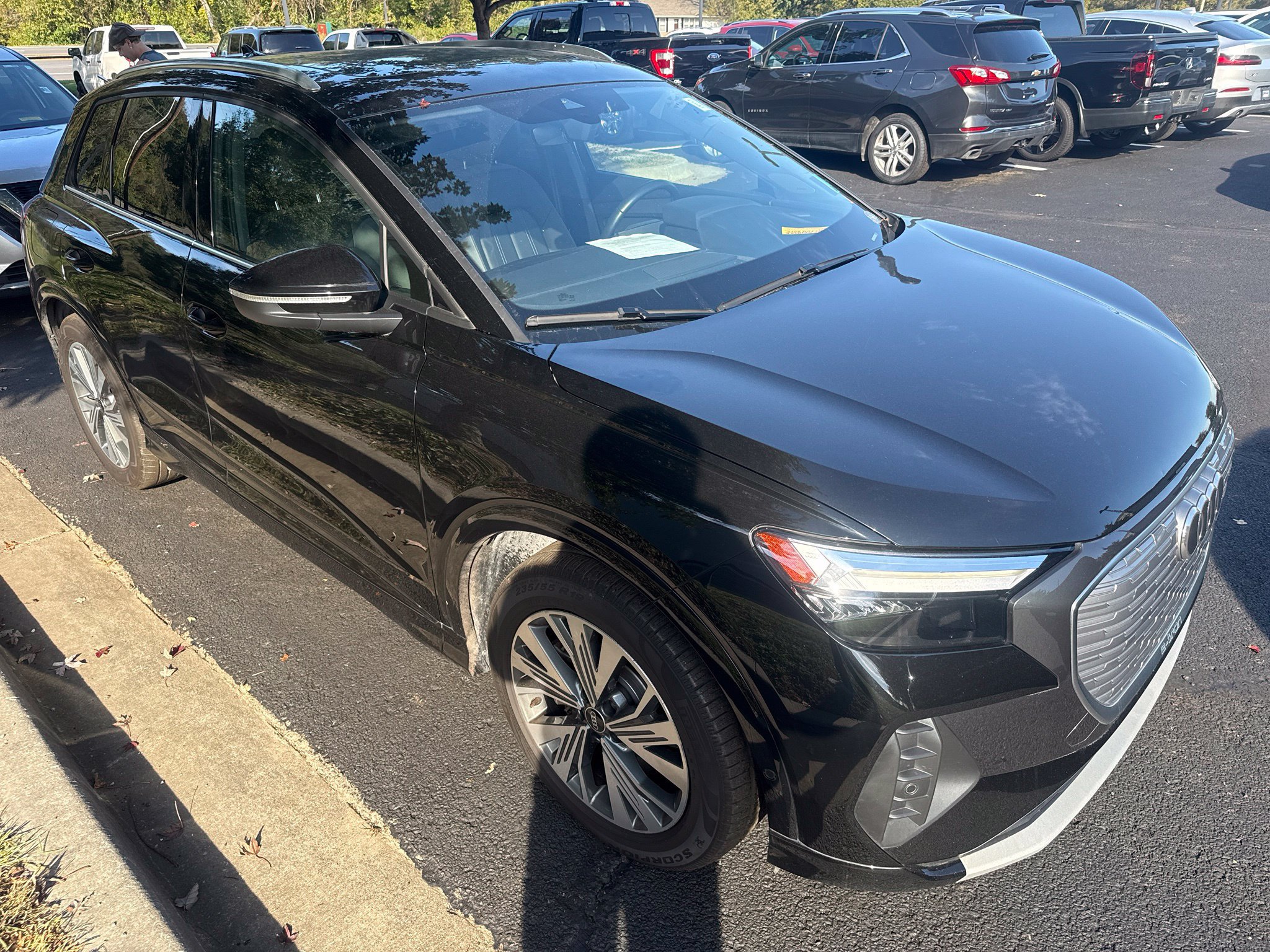 Used 2023 Audi Q4 e-tron Premium Plus w/ Premium Plus RWD image 3