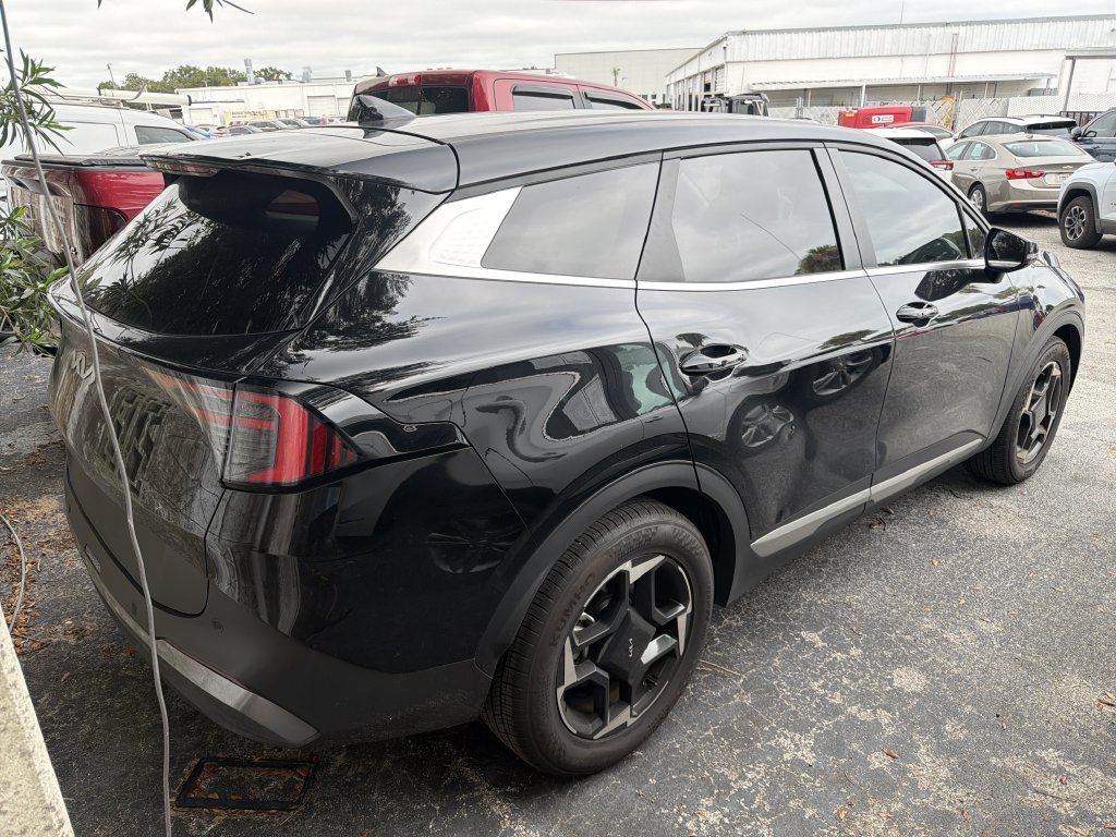 Certified 2026 Kia Sportage EX FWD image 5