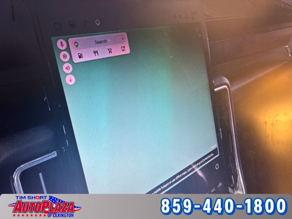 Used 2025 GMC Yukon Denali AWD/4WD image 8