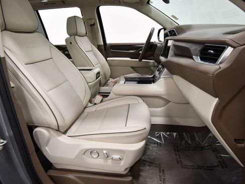 Used 2024 GMC Yukon Denali AWD/4WD image 19