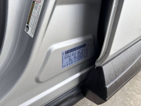 Used 2025 Nissan Rogue SV FWD image 26