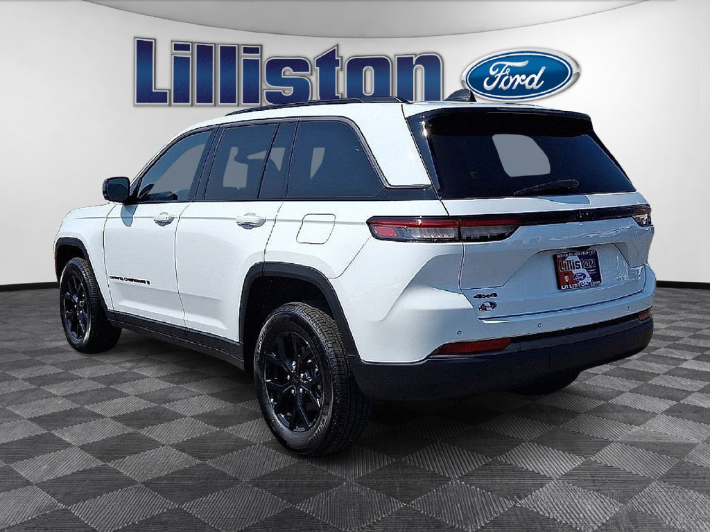 Used 2026 Jeep Grand Cherokee Altitude AWD/4WD image 6