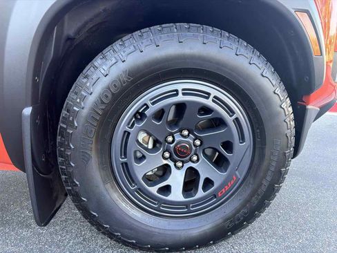 Used 2025 Nissan Frontier Pro-X w/ Pro Convenience Package RWD image 58