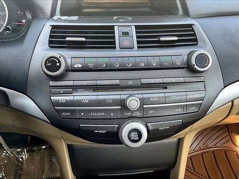 Used 2011 Honda Accord LX-P image 22