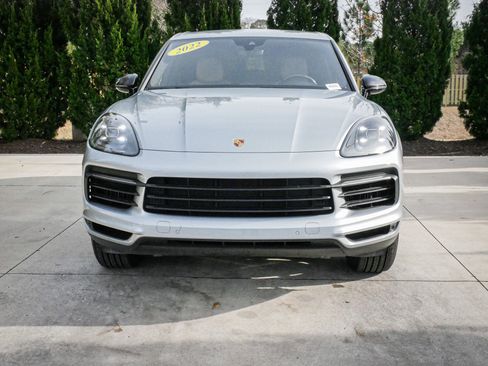 Used 2022 Porsche Cayenne E-Hybrid image 3