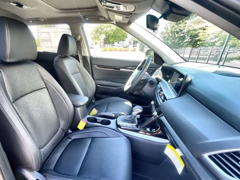 Certified 2025 Kia Seltos EX w/ EX Sunroof Package image 26