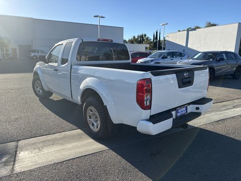 Used 2021 Nissan Frontier S image 3