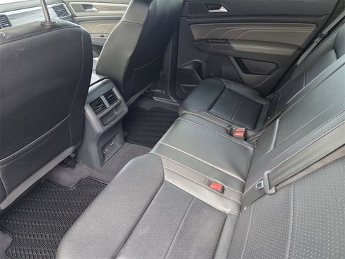 Used 2023 Volkswagen Atlas Cross Sport SE w/ Panoramic Sunroof Package image 21