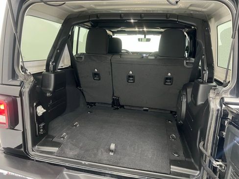 Used 2023 Jeep Wrangler Unlimited Rubicon image 7