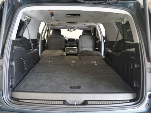 Used 2020 Chevrolet Suburban Premier AWD/4WD image 40