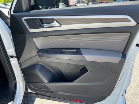 Certified 2023 Volkswagen Atlas SEL AWD/4WD image 12