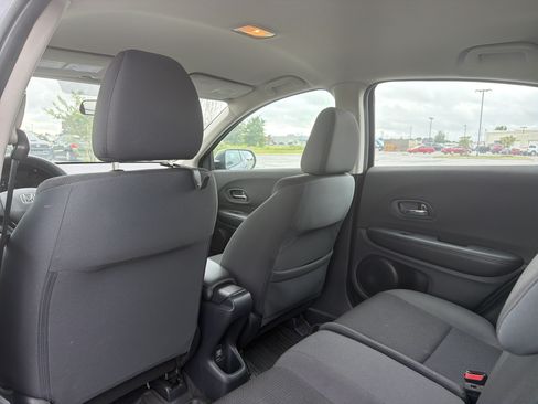 Certified 2021 Honda HR-V LX image 12
