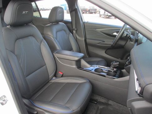 Certified 2024 Buick Envista Sport Touring w/ Convenience I Package image 18